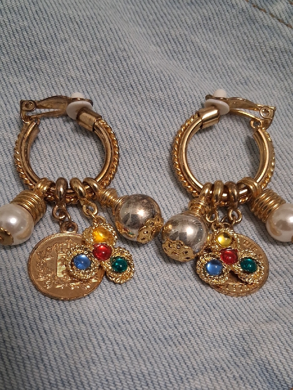 VINTAGE MOGUL STYLE Gold-Tone Multi-Gem Dangle clip On Hoop Earrings